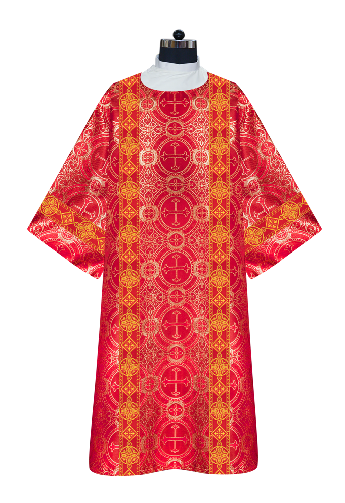 DALMATIC VESTMENT WITH DIAMOND LACE