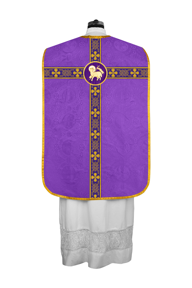Roman chasuble adorned with lace