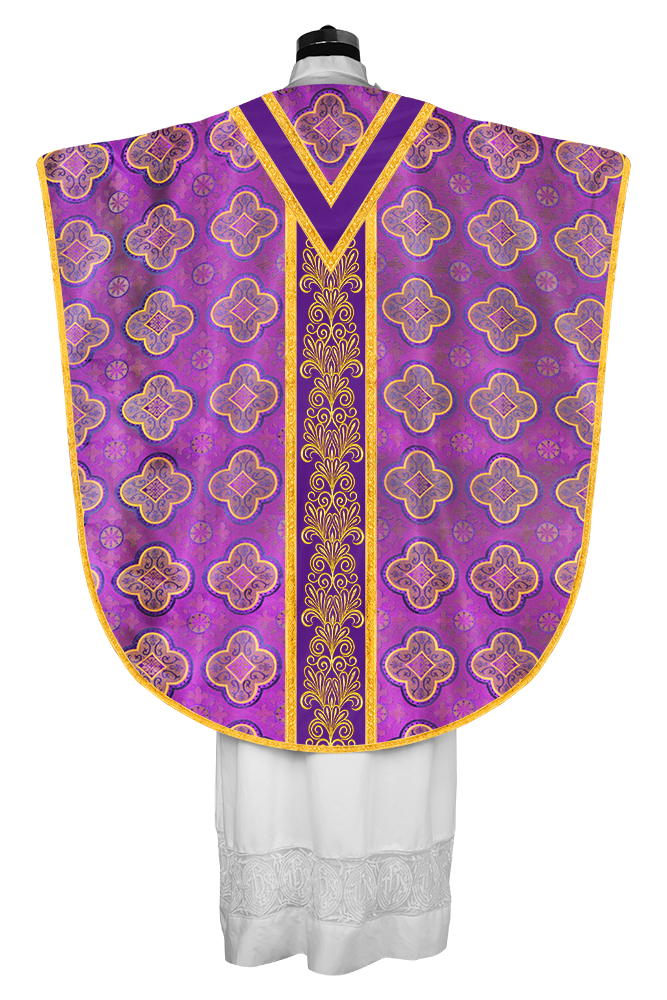 BORROMEAN CHASUBLE WITH EMBROIDERED LACE