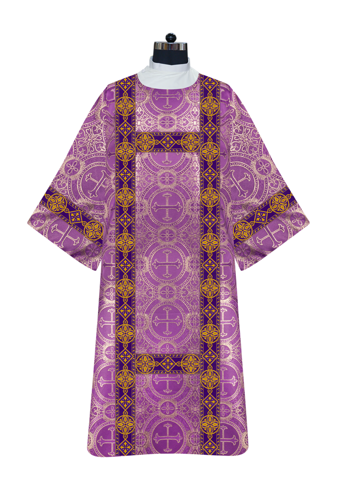 DALMATIC VESTMENT WITH DIAMOND LACE