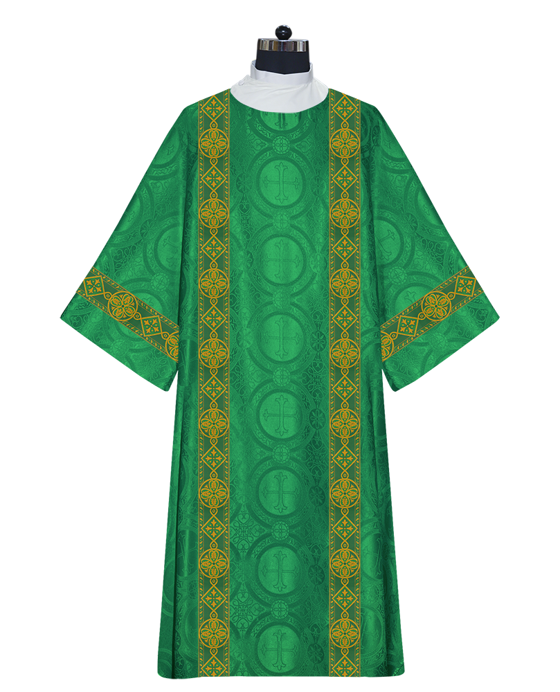 DALMATIC VESTMENT WITH DIAMOND LACE