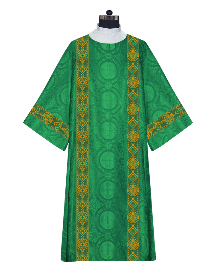 DALMATIC VESTMENT WITH DIAMOND LACE