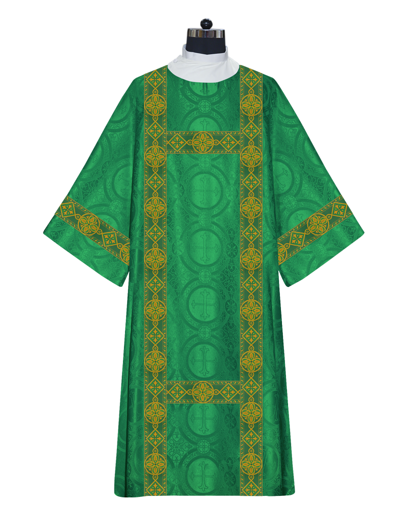 DALMATIC VESTMENT WITH DIAMOND LACE