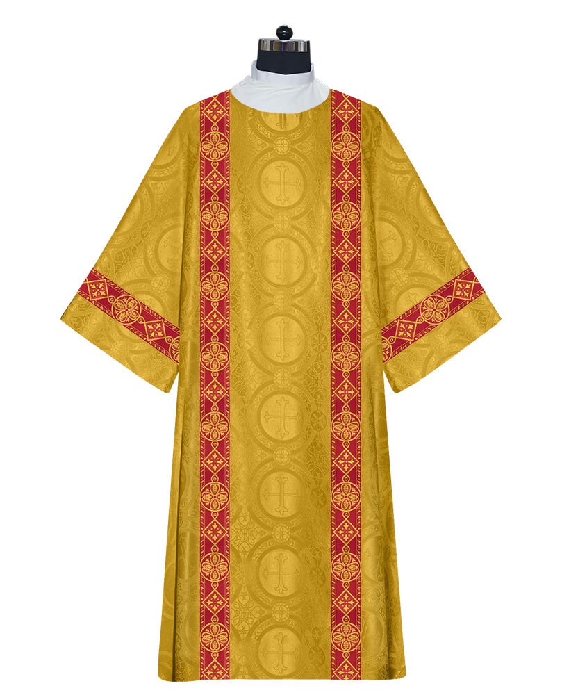 DALMATIC VESTMENT WITH DIAMOND LACE