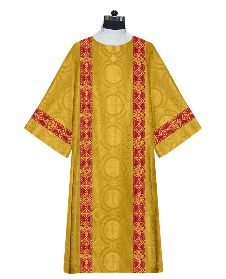 DALMATIC VESTMENT WITH DIAMOND LACE