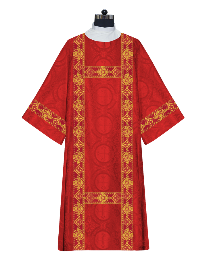DALMATIC VESTMENT WITH DIAMOND LACE