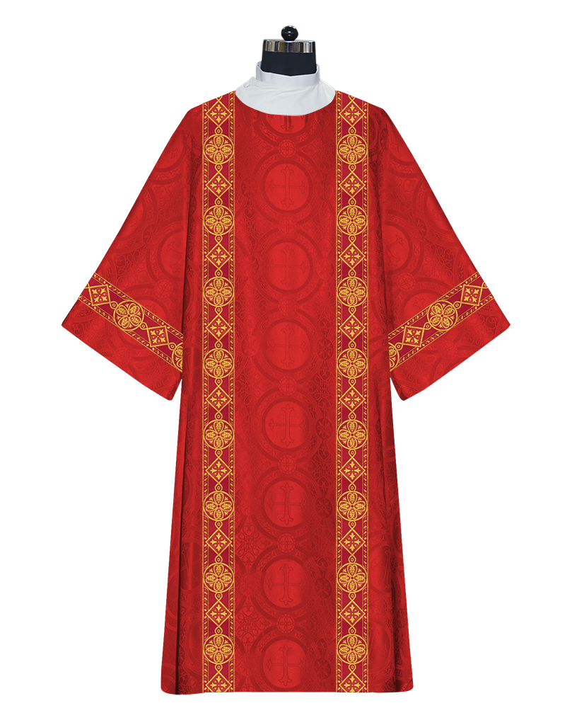 DALMATIC VESTMENT WITH DIAMOND LACE