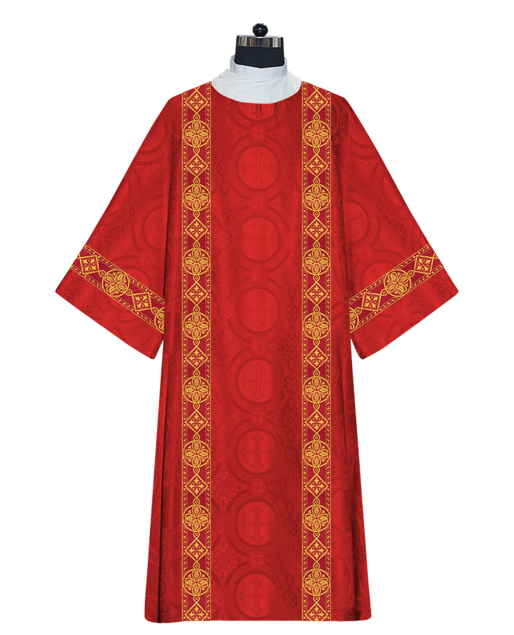DALMATIC VESTMENT WITH DIAMOND LACE