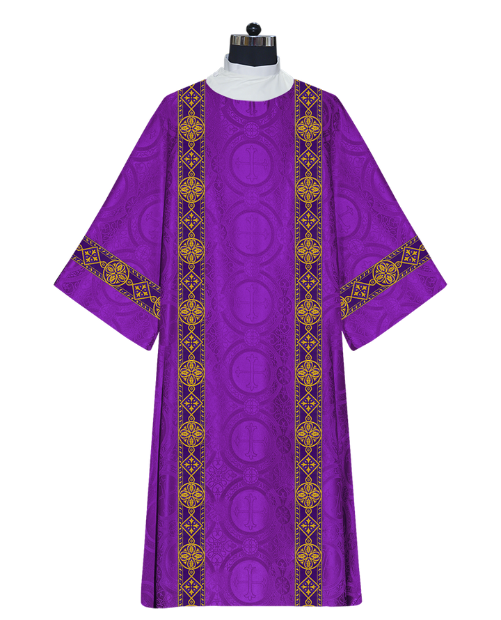 DALMATIC VESTMENT WITH DIAMOND LACE