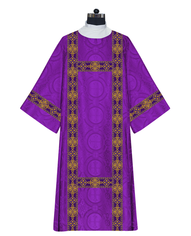 DALMATIC VESTMENT WITH DIAMOND LACE