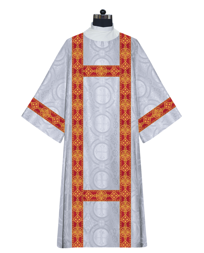 DALMATIC VESTMENT WITH DIAMOND LACE