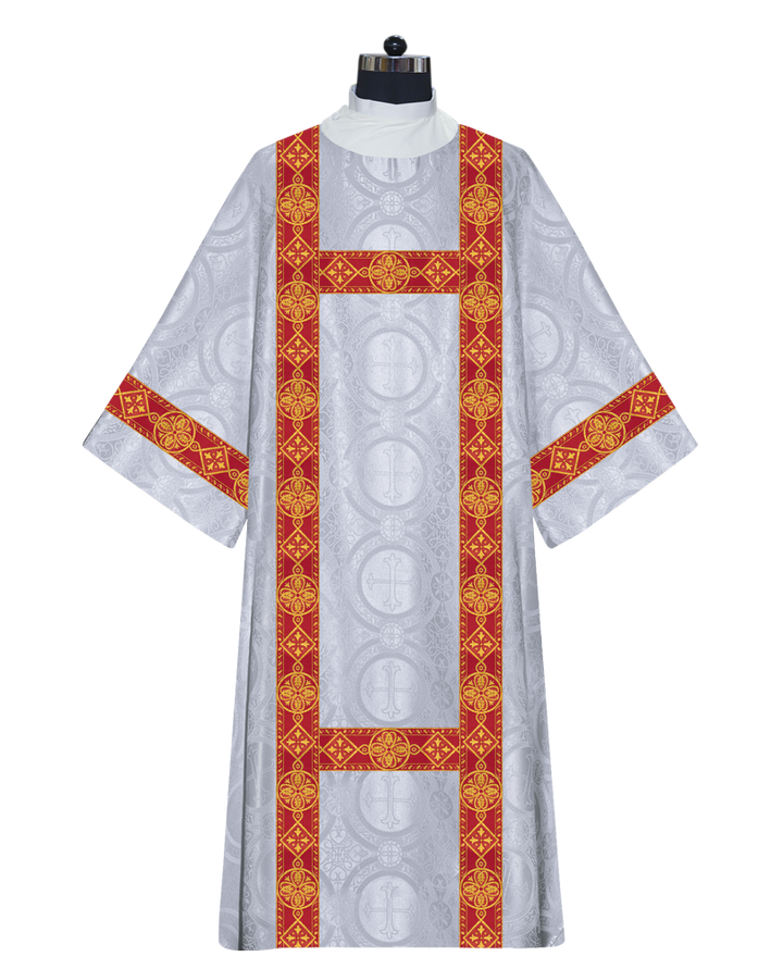 DALMATIC VESTMENT WITH DIAMOND LACE