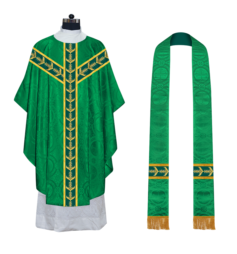 GOTHIC STYLE CHASUBLE WITH ADORNED LACE
