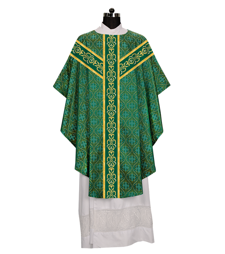 GOTHIC STYLE CHASUBLE WITH EMBROIDERED LACE